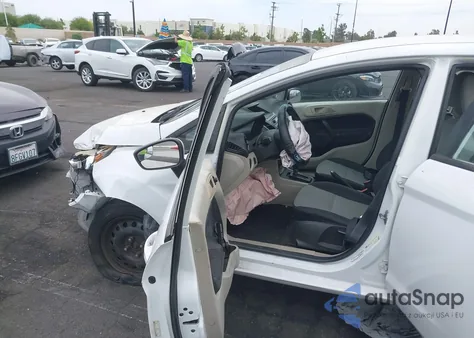 2013 Ford Fiesta S из США, поврежденный, VIN 3FADP4AJ2DM162619